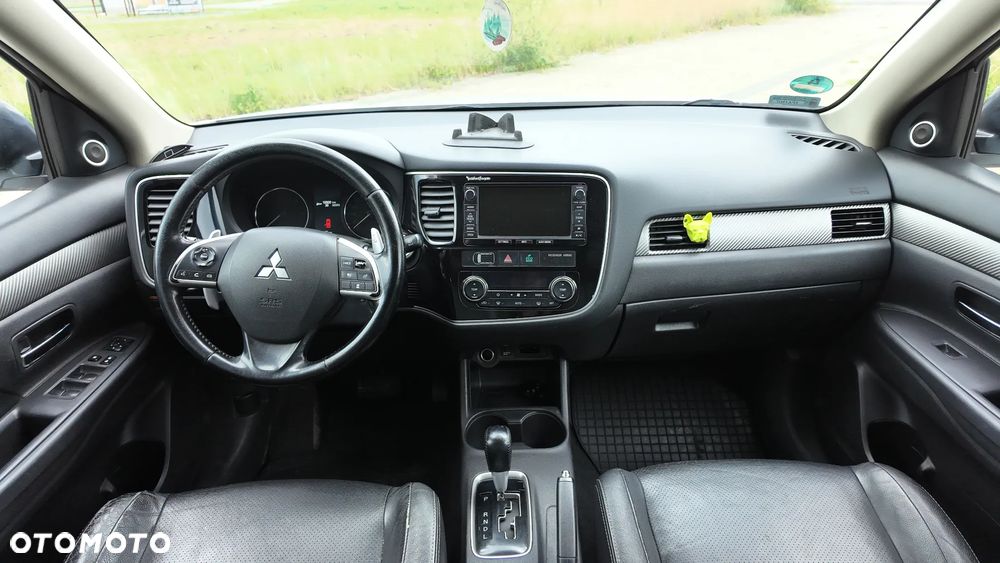 Mitsubishi Outlander 2.2 DID Instyle Navi 4WD - 22