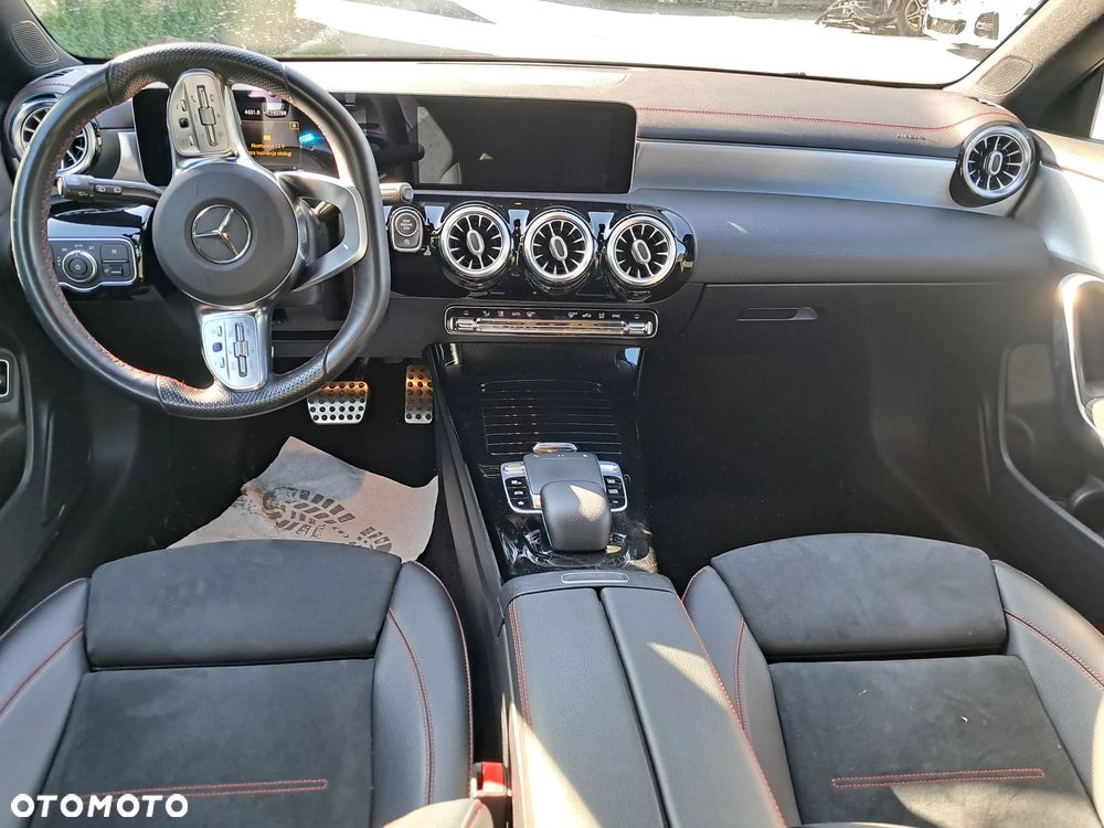 Mercedes-Benz CLA 220 7G-DCT AMG Line - 23