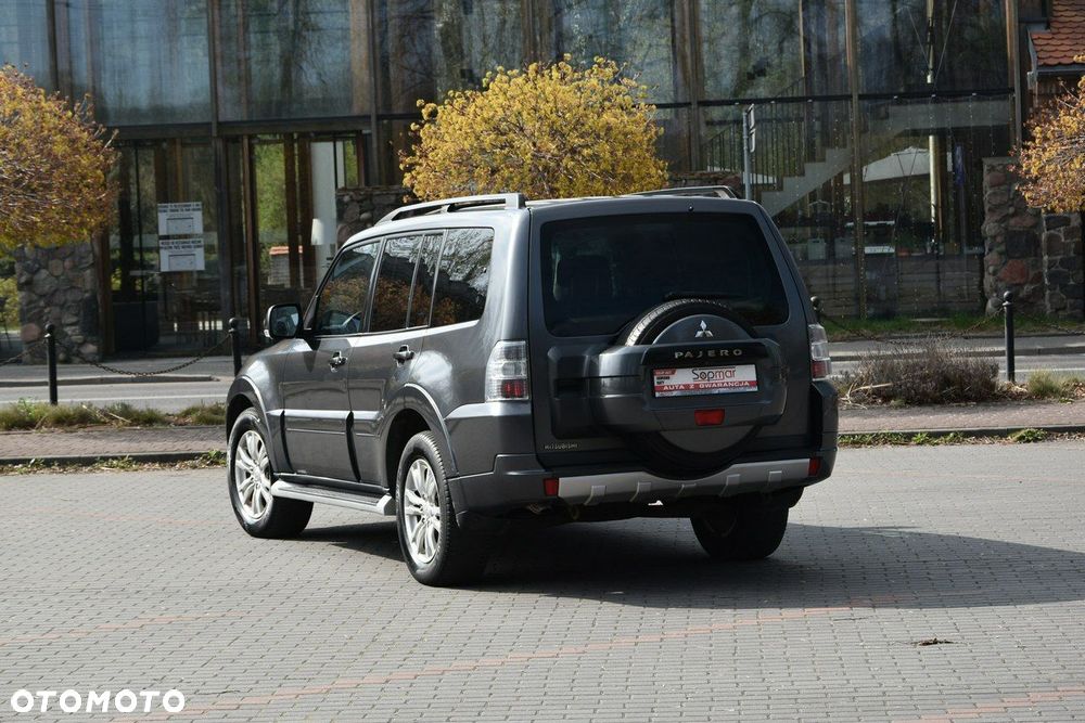 Mitsubishi Pajero - 5