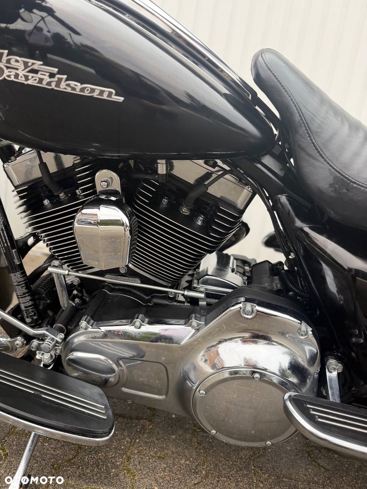 Harley-Davidson Touring Street Glide - 13