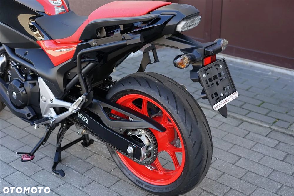 Honda NC - 24