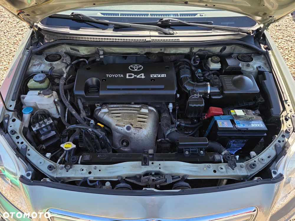 Toyota Avensis 2.0 VVT-i Sol - 32