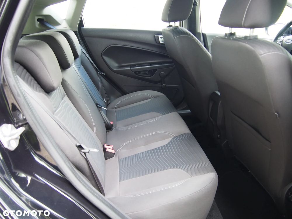 Ford Fiesta 1.0 EcoBoost STart-Stop Titanium - 36