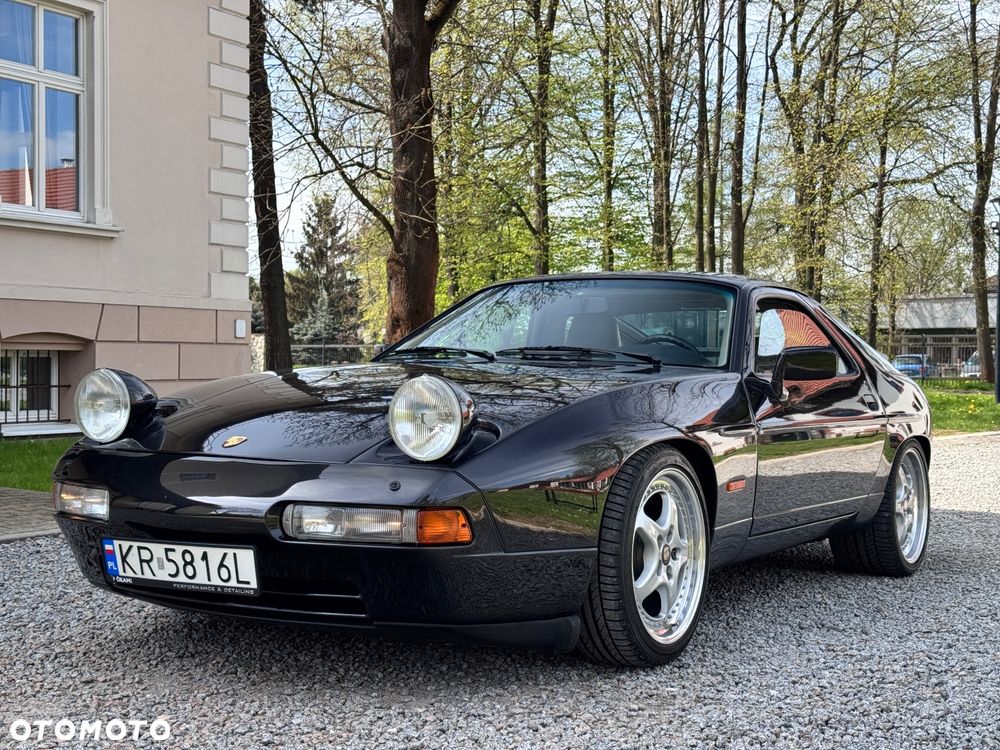Porsche 928 - 1