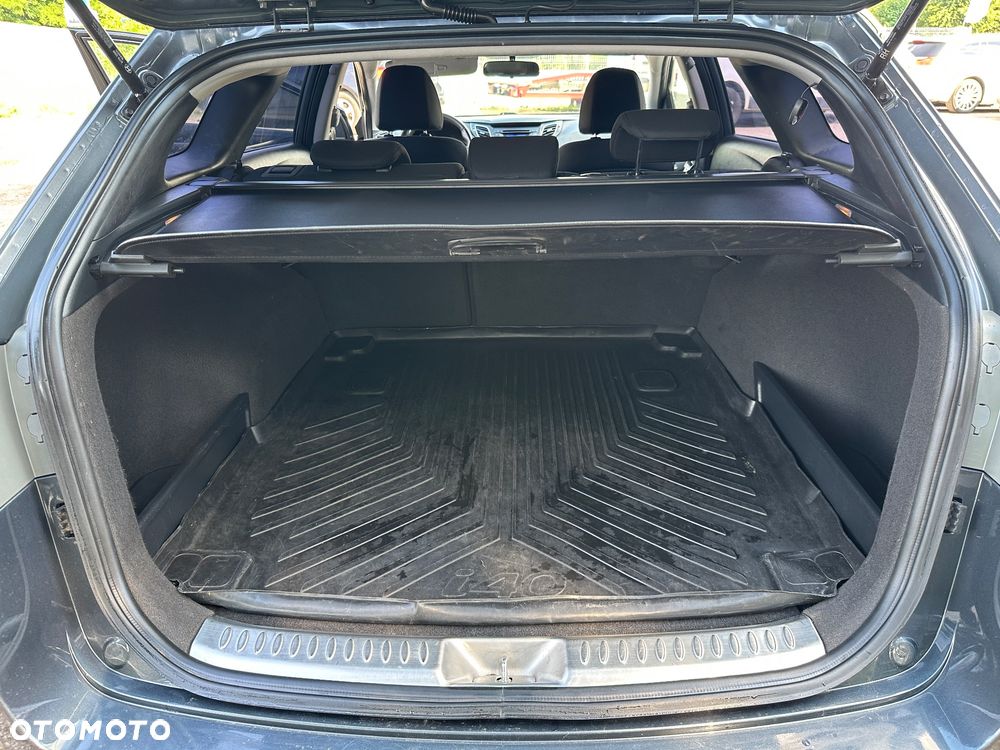 Hyundai i40 Kombi blue 1.6 Family - 19