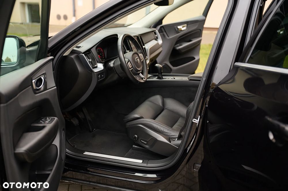 Volvo XC 60 D3 Momentum Pro - 5