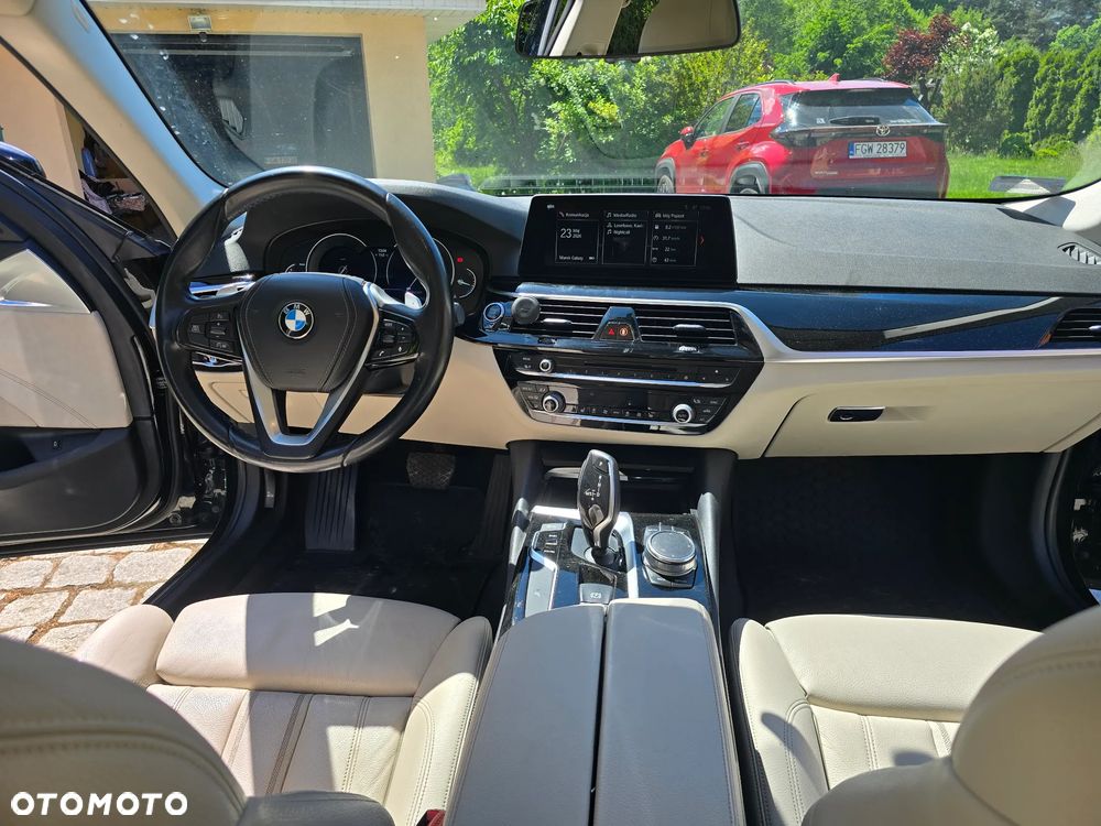 BMW Seria 5 520d xDrive Sport Line sport - 9