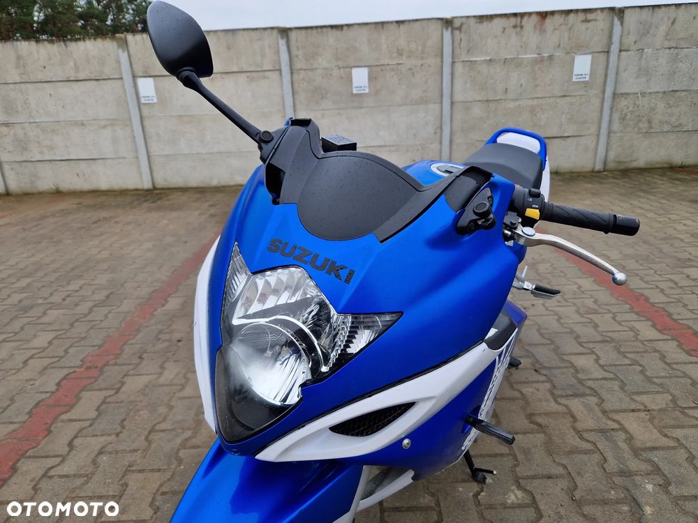 Suzuki GSX - 15