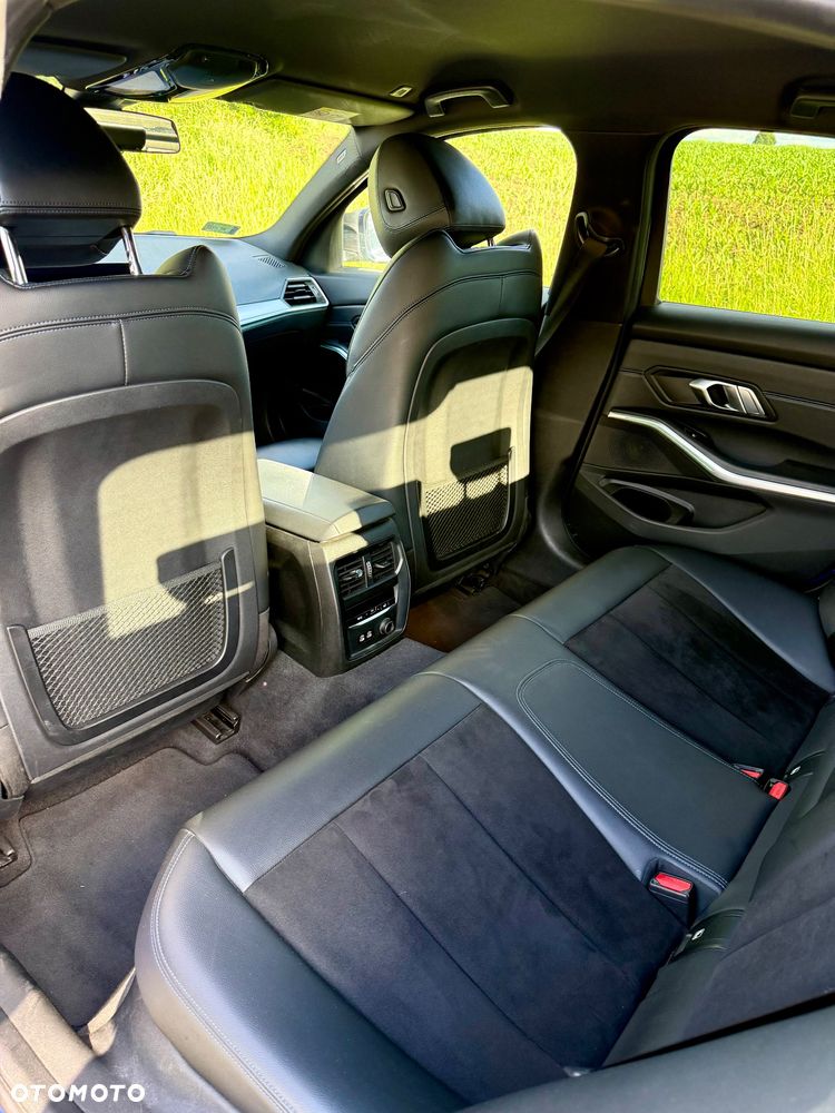 BMW Seria 3 320i GPF M Sport Shadow sport - 13