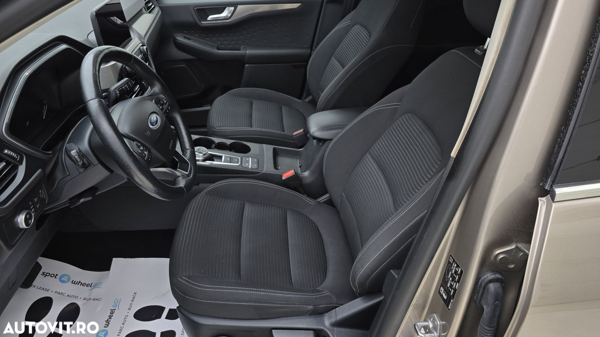 Ford Kuga - 12