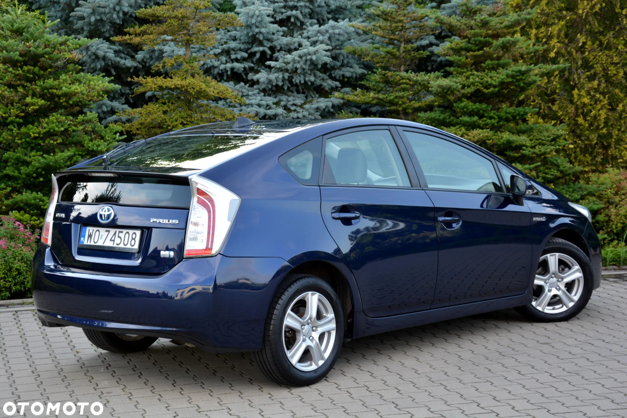 Toyota Prius (Hybrid) Executive - 10