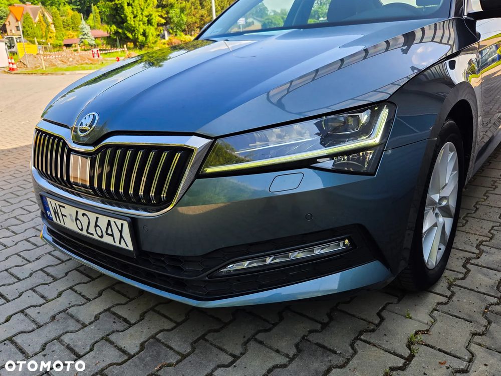 Skoda Superb 2.0 TSI Ambition DSG - 9