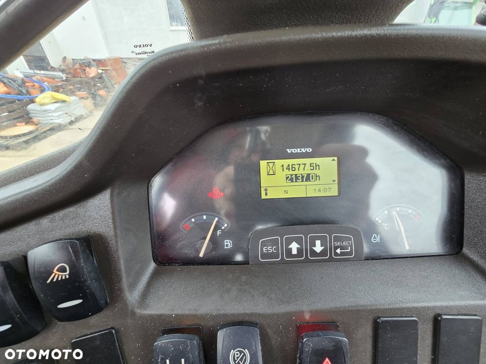 Volvo BL71B - 10