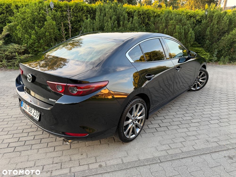 Mazda 3 2.0 mHEV Hikari - 16