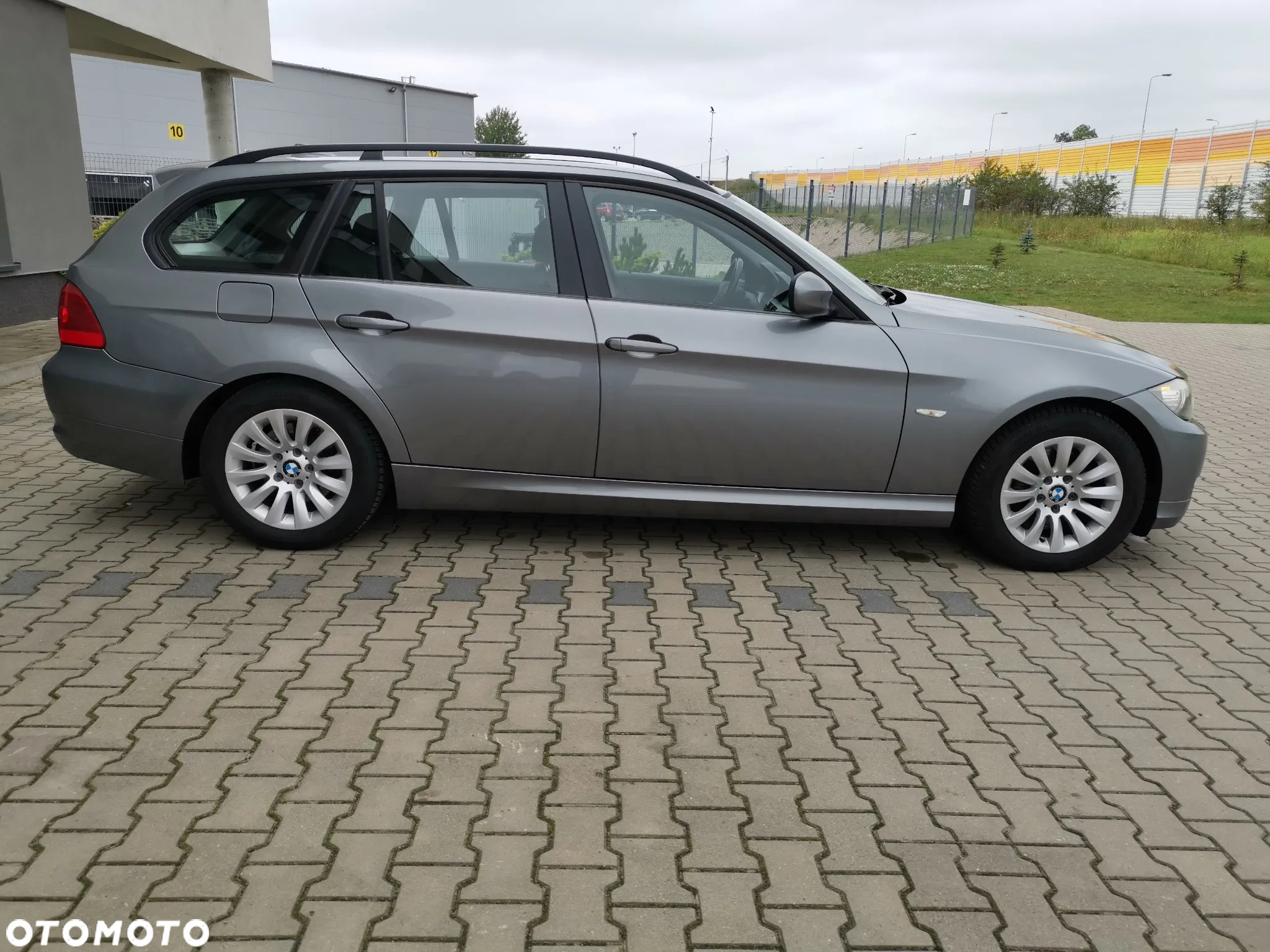 BMW Seria 3 320i Touring - 4