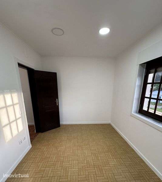 Arrendo t2 a 1 km da Venda do Pinheiro - Grande imagem: 5/8