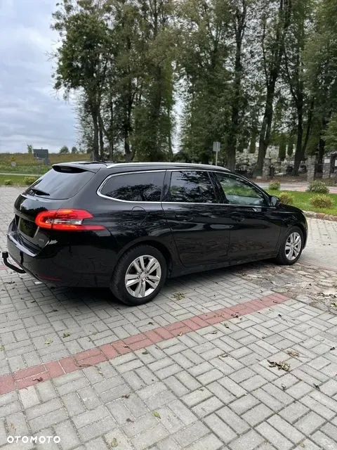 Peugeot 308 1.6 BlueHDi Allure S&S - 23
