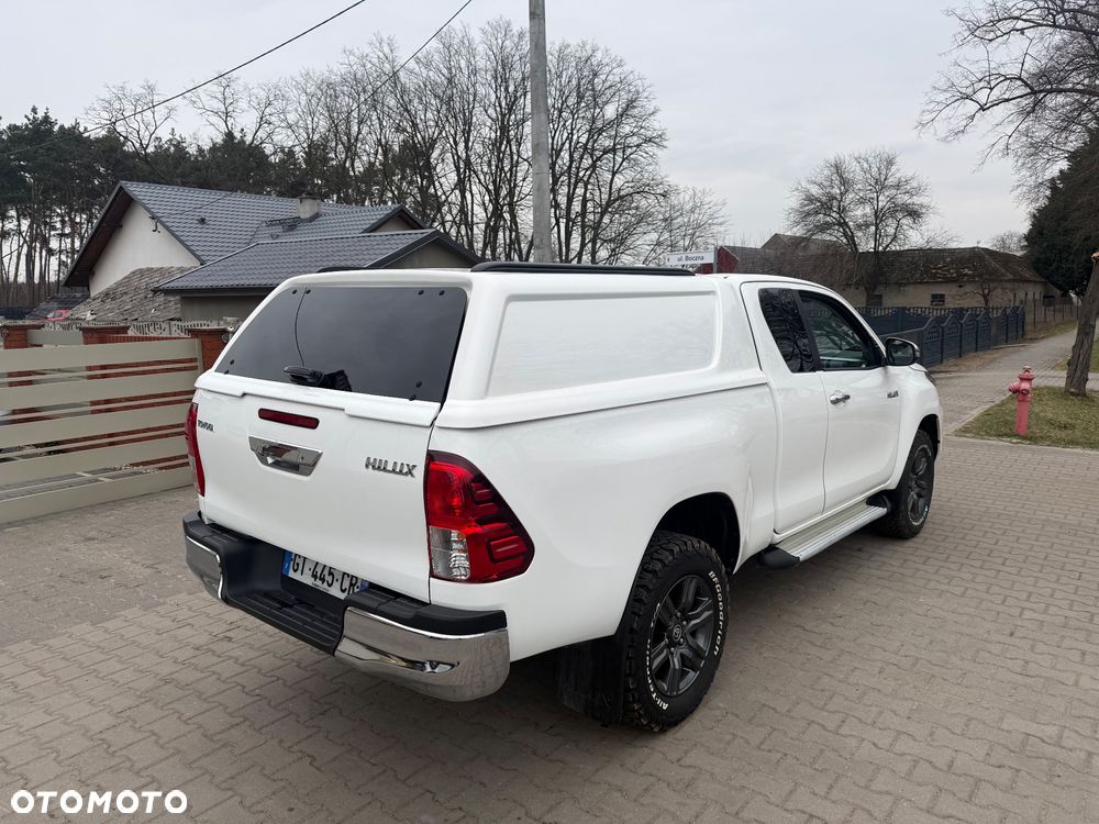 Toyota Hilux - 11