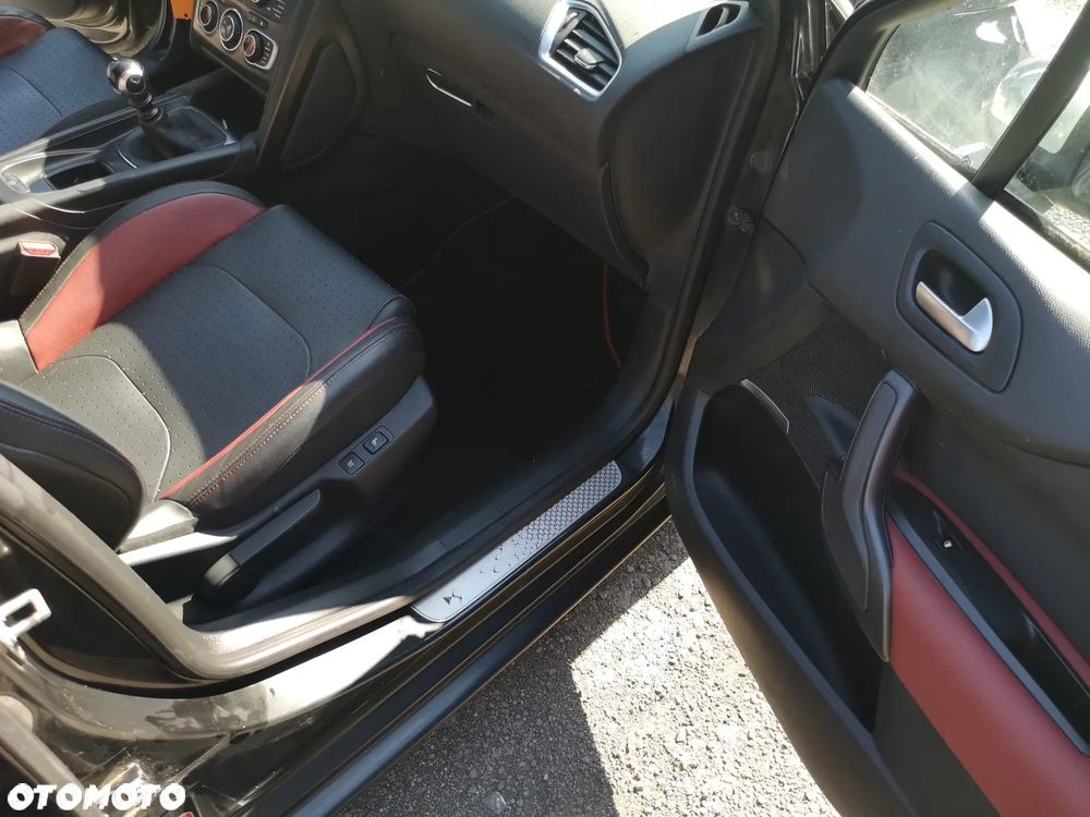 Citroën DS4 1.6 HDi SoChic - 10