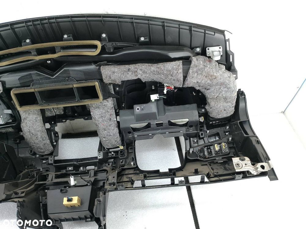 DESKA ROZDZIELCZA,KONSOLA PODUSZKI  PASY MITSUBISHI LANCER IX ( 07-16 ) - 2