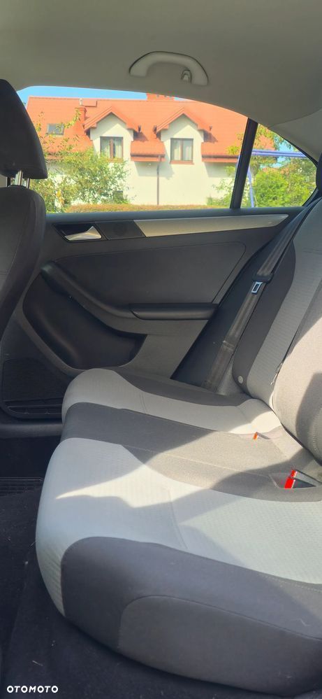 Volkswagen Jetta - 24