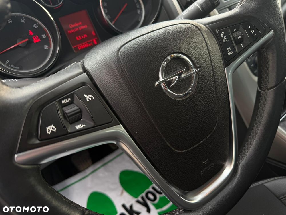 Opel Astra ver-1-4-turbo-cosmo - 17