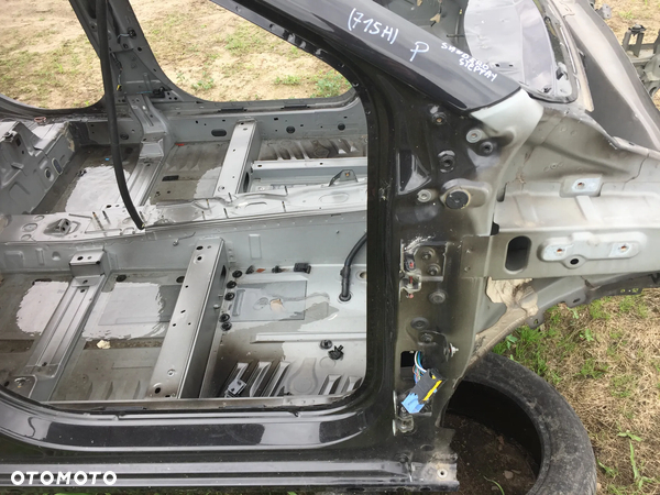 DACIA SANDERO STEPWAY 22R SŁUPEK PRAWY PRZÓD