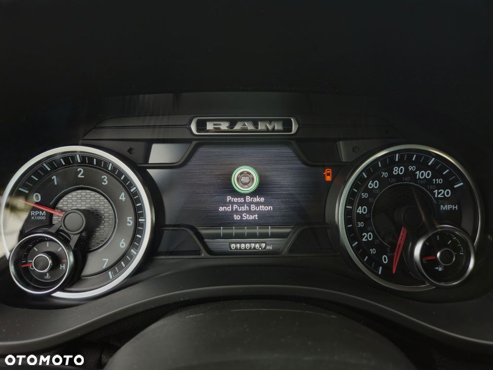 RAM 1500 5.7 Crew Cab Longbed Laramie Chrome - 26