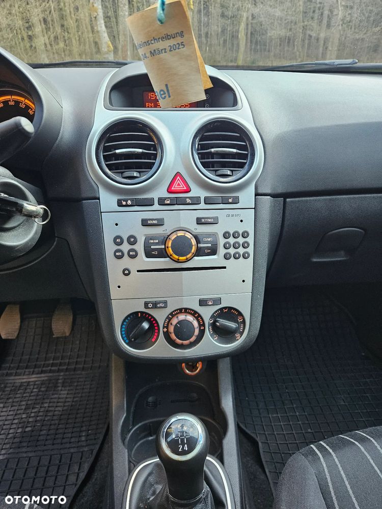 Opel Corsa 1.2 16V - 24