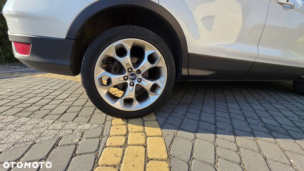 Ford Escape 2.0 EcoBoost AWD Titanium - 12