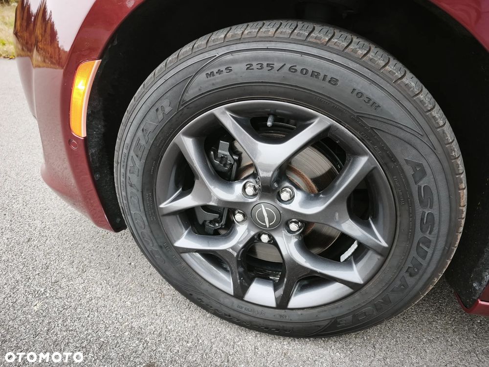 Chrysler Pacifica - 22