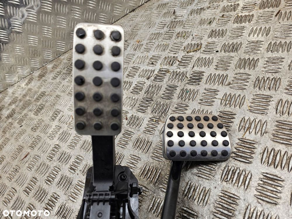 pedał gazu hamulca mercedes b-klasa w247 amg 2018-2022 a1773001900 - 2