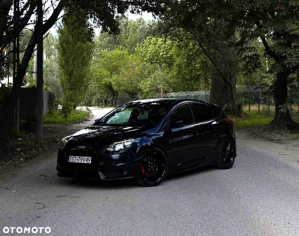 Ford Focus 2.0 EcoBoost ST mit Leder-Sport-Paket - 1