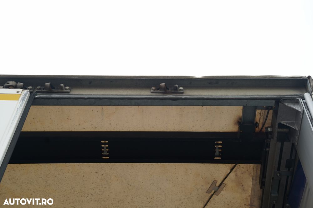 Fruehauf / CORTINĂ / PUNTE DE DIRECȚIE / DUBLU / CUȘURI DE CĂRUCĂ / PODEA REZISTENTĂ - 15