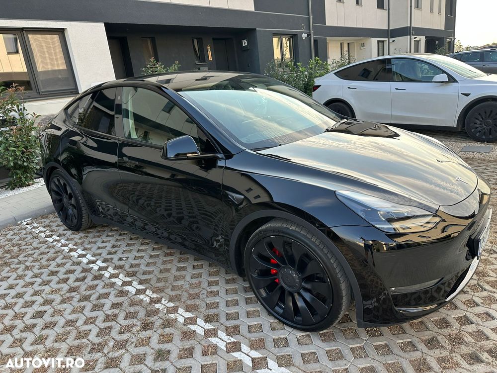 Tesla Model Y - 9