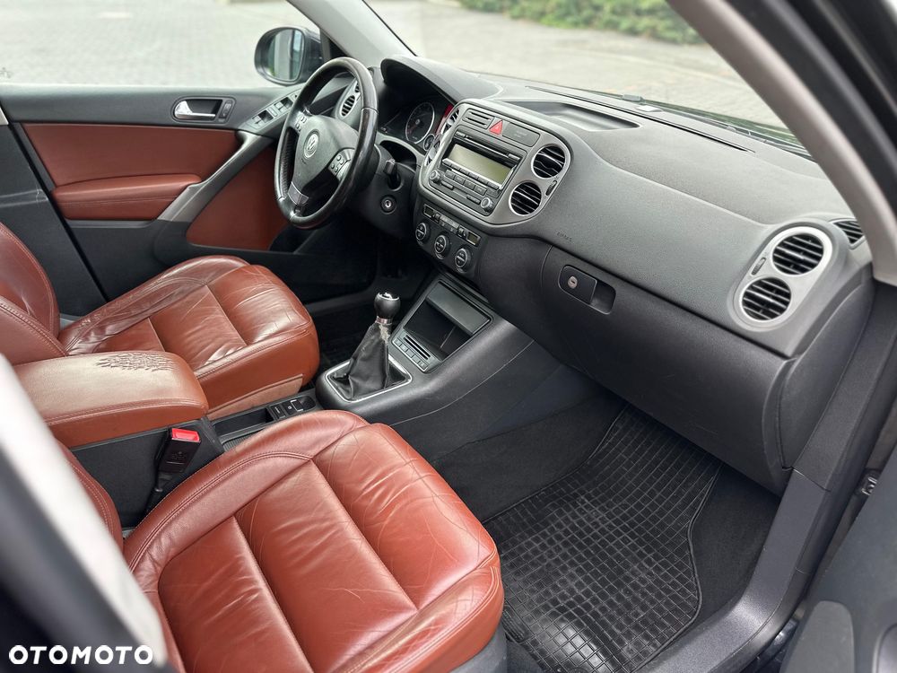 Volkswagen Tiguan - 11