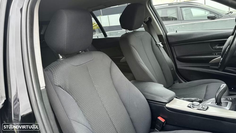 BMW 318 d Aut. Sport Line - 57