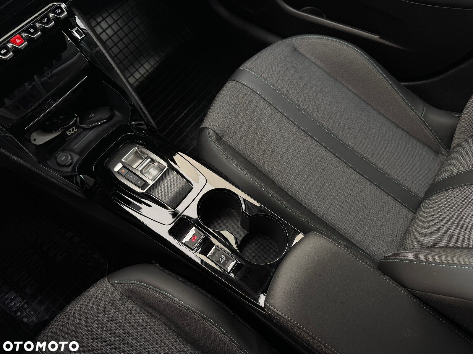 Peugeot 208 1.2 PureTech Allure S&S EAT8 - 25