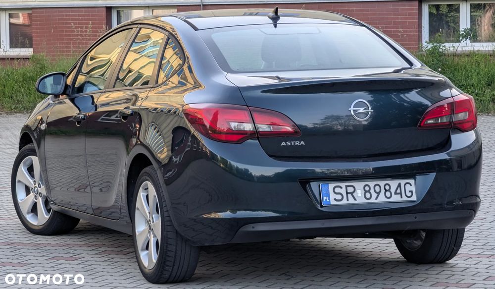Opel Astra 1.6 Enjoy - 32