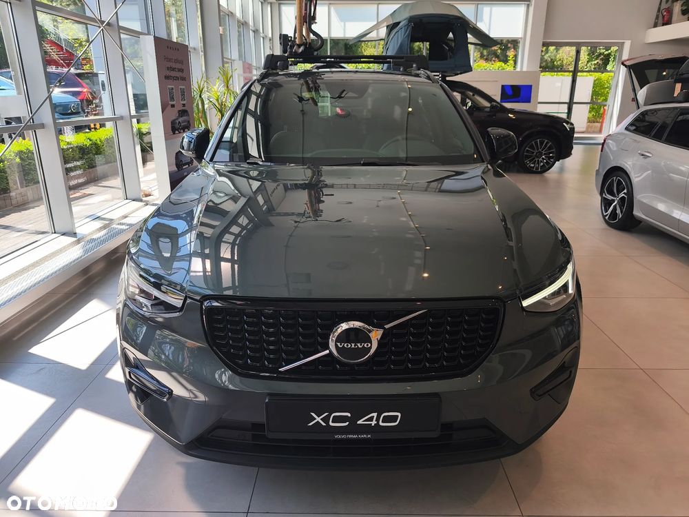 Volvo XC 40 B3 Plus Dark - 8