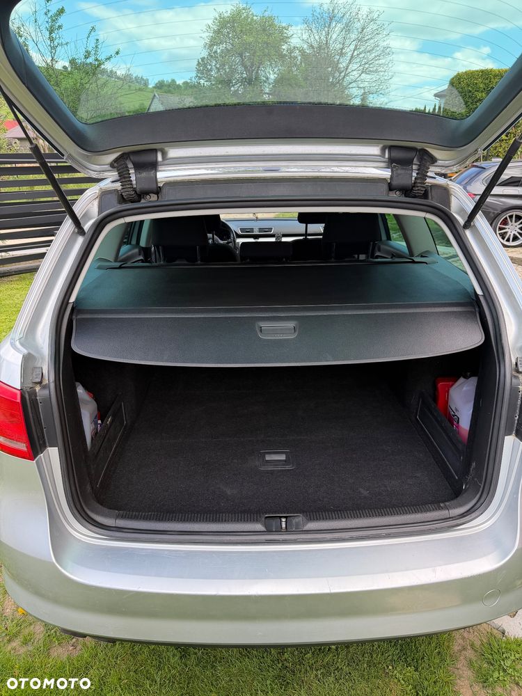 Volkswagen Passat 2.0 TDI Comfortline - 11