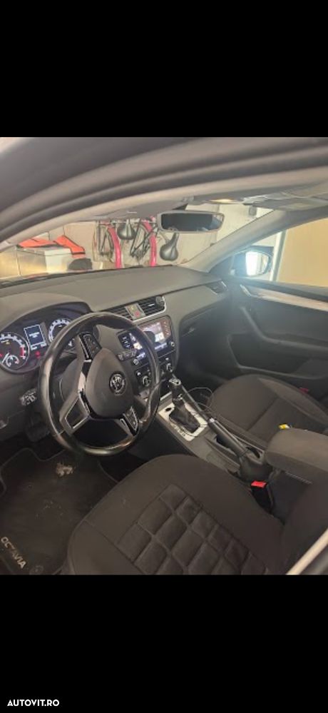 Skoda Octavia 2.0 TDI DSG Ambition - 6