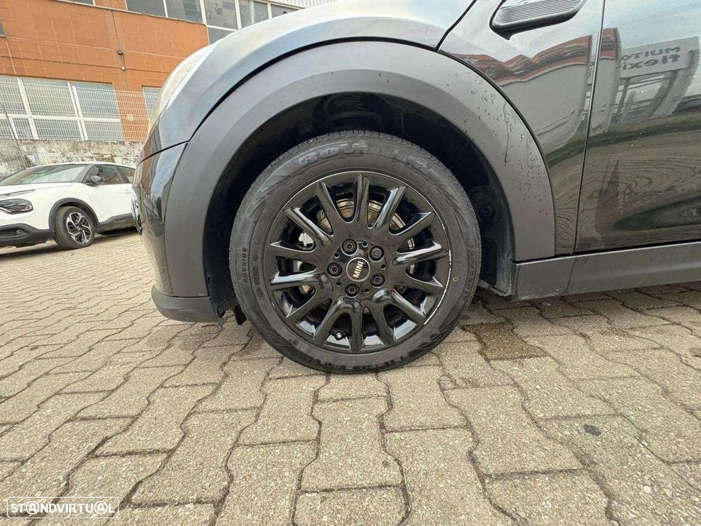 MINI 5 Portas Cooper Auto - 10