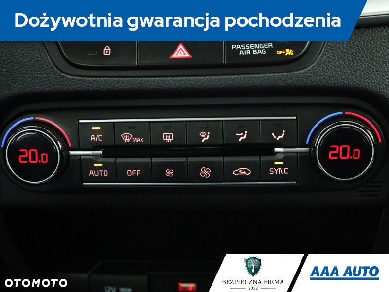 Kia Ceed - 11