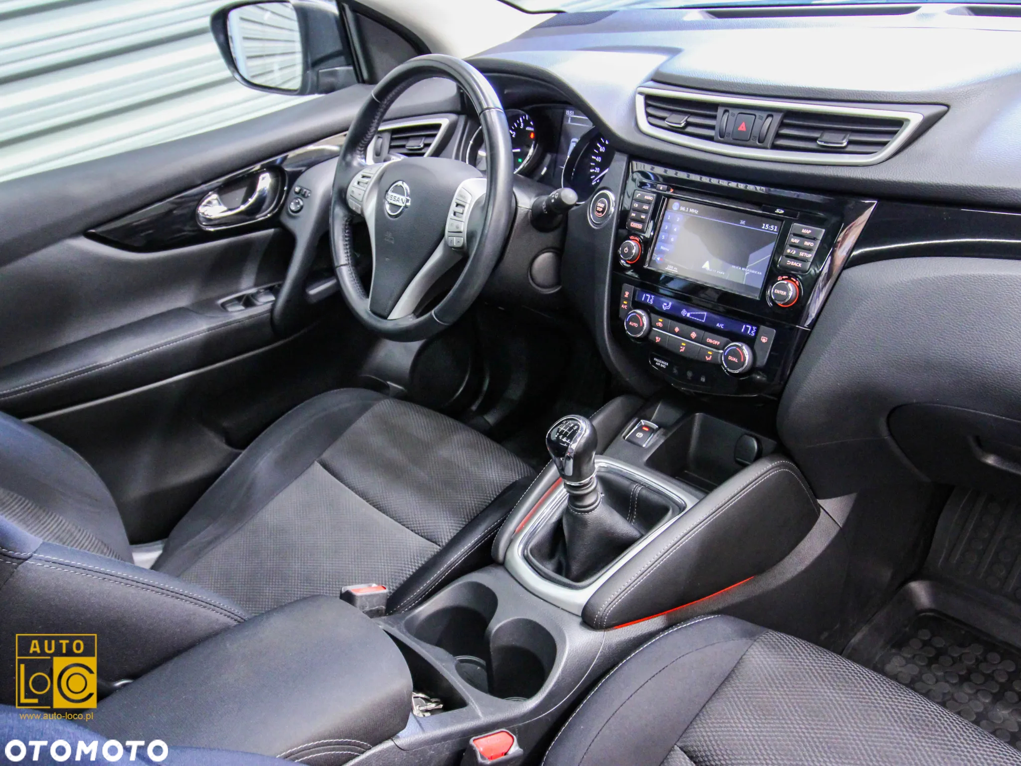 Nissan Qashqai 1.2 DIG-T N-Connecta EU6 - 16