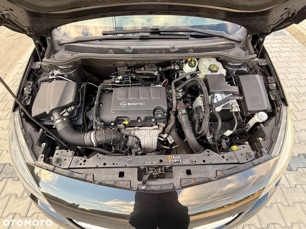 Opel Astra 1.4 T Essentia - 37