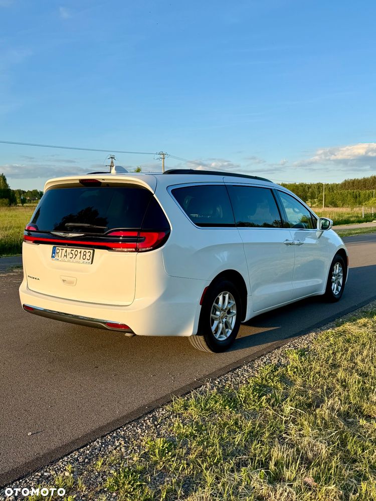 Chrysler Pacifica - 13