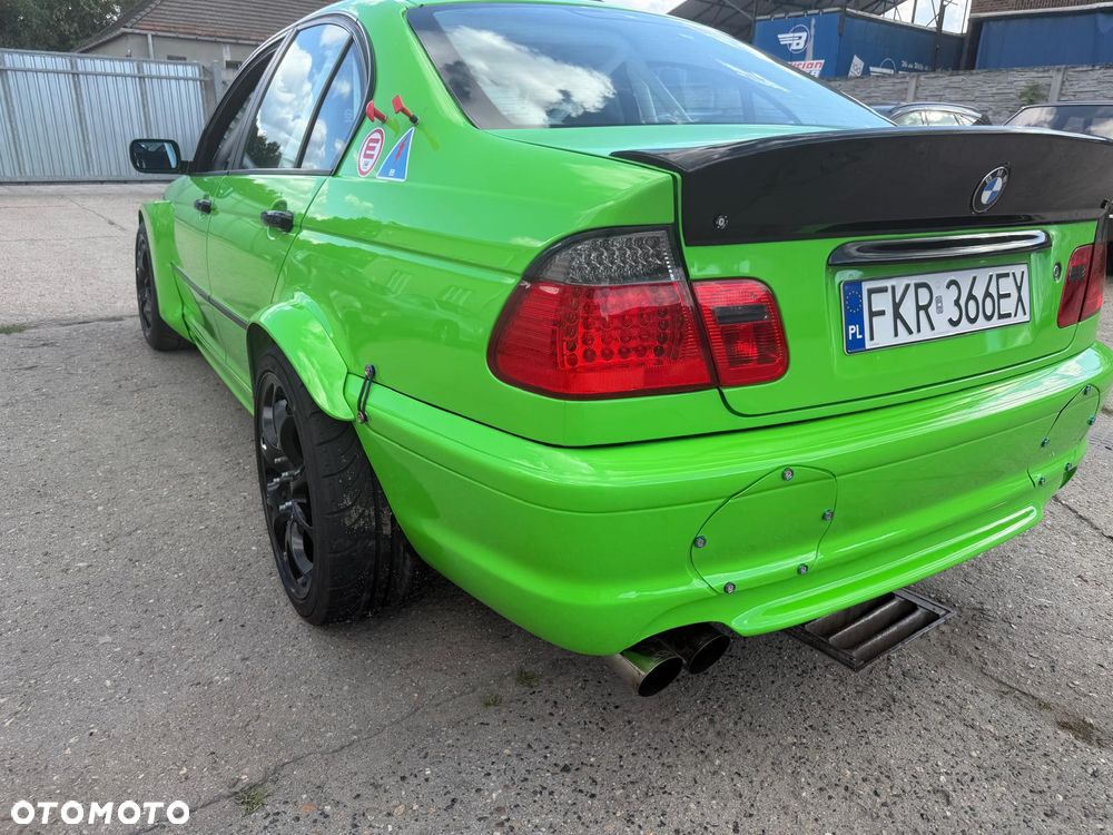 BMW Seria 3 330i - 9