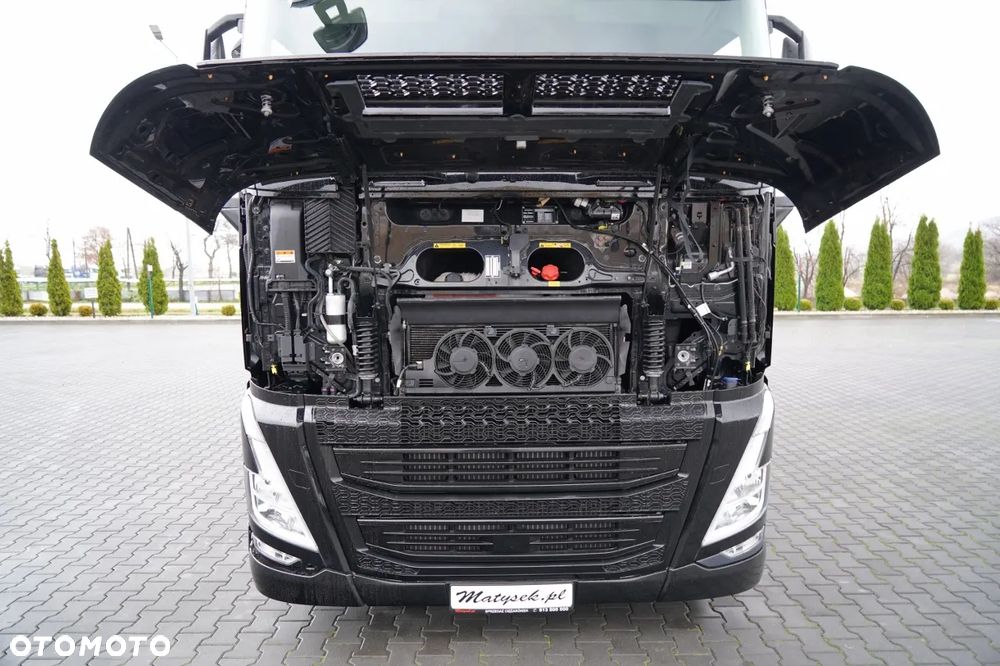 Volvo FH 460 / 6x2 / FIRANKA- 7,7 m / DACH PODNOSZONY / I-SAVE / KLIMA POSTOJOWA / OŚ PODNOSZONA SKRĘTNA / - 36