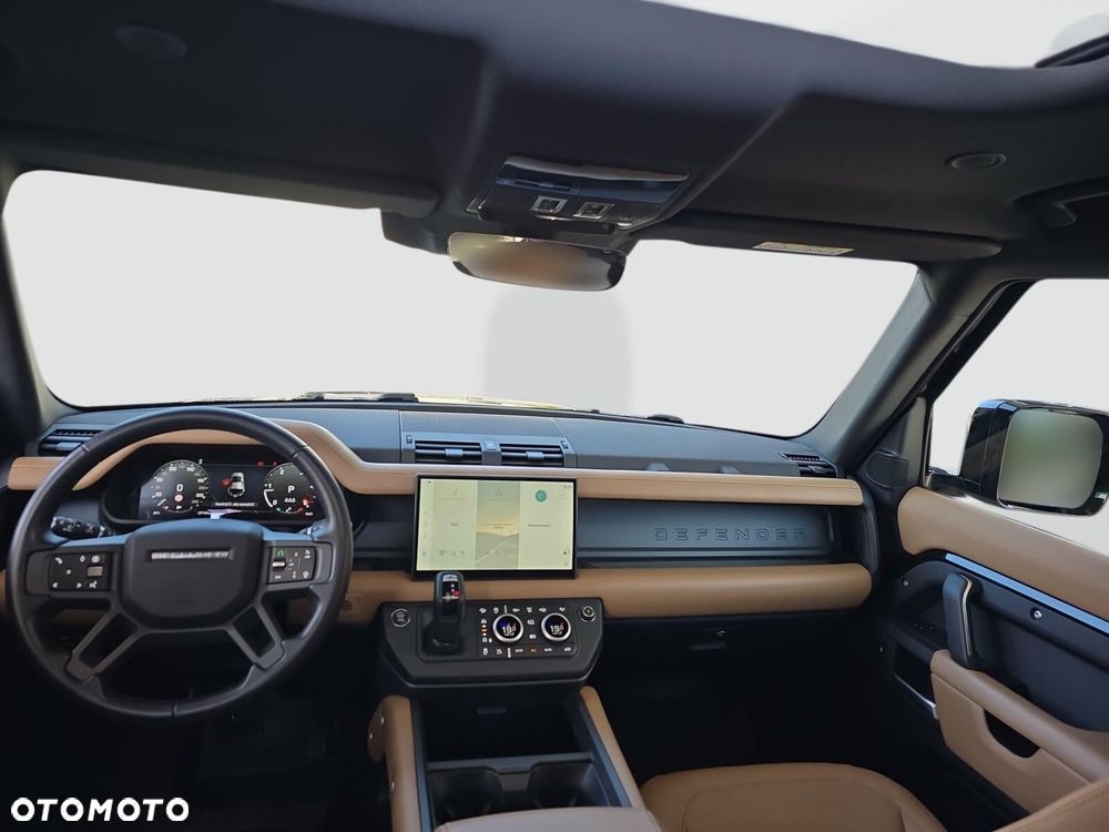 Land Rover Defender - 30